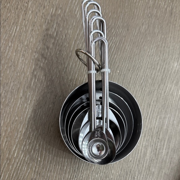 Martha Stewart - 2 Wooden Spoon and Metal Measuring Cups Set - Picture 3 of 5